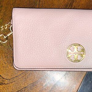 Tory Burch Chelsea Wristlet Pouch Pebbled Pink Gold